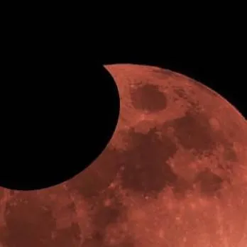 chat with ai character: pelea con cuphead 