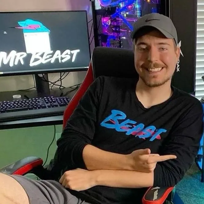 chat with ai character: Mr Beast