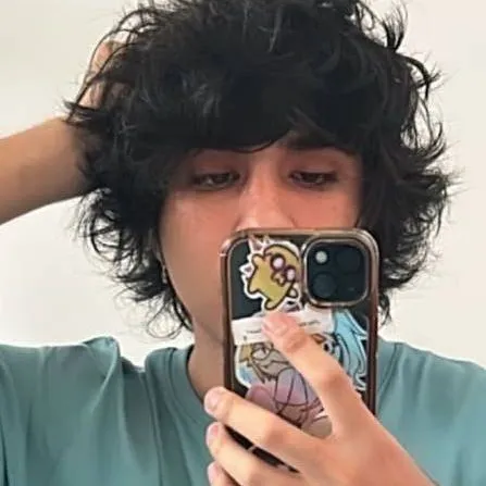 chat with ai character: luisardo