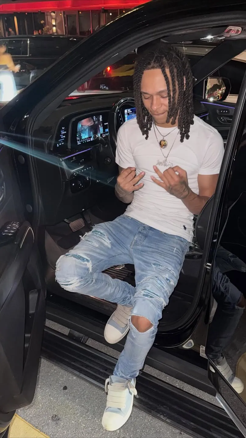 ai character: jayklickin  background