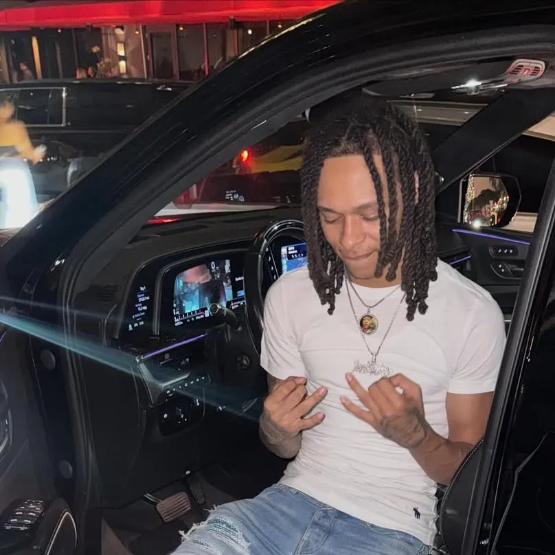 chat with ai character: jayklickin 