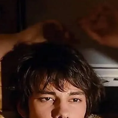chat with ai character: ~Rodrick Heffley~