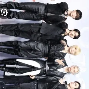 chat with ai character: Stray kids