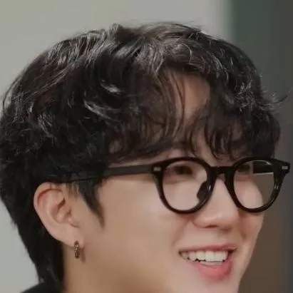 chat with ai character: Changbin