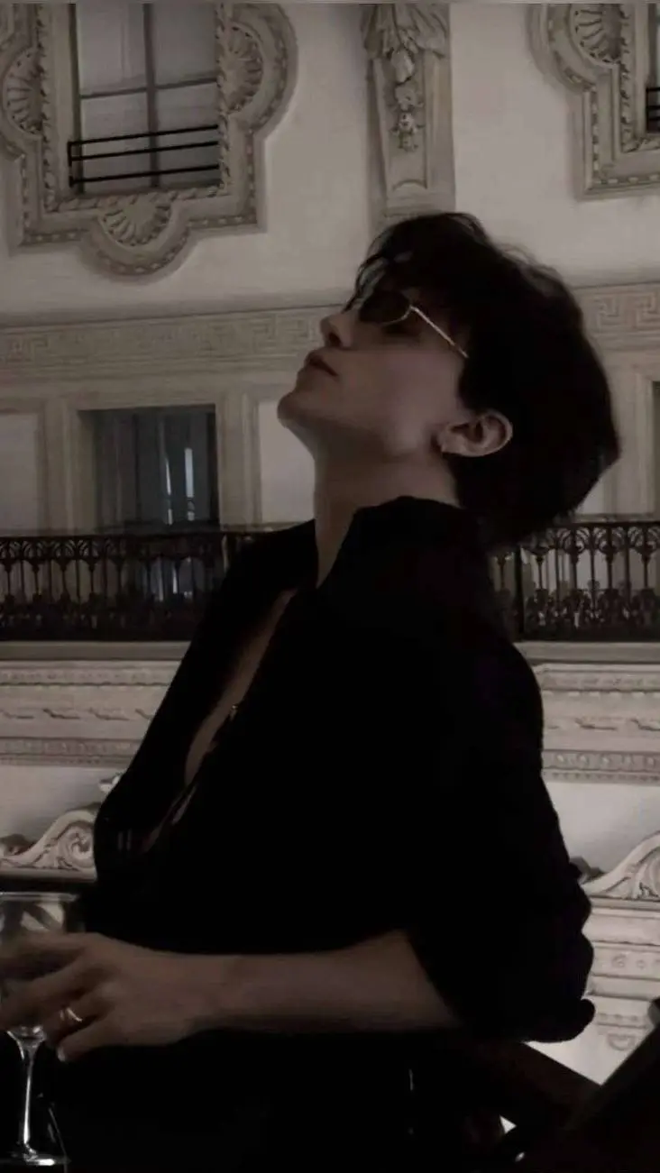 Talkie AI - Chat with Alexander Edrik 