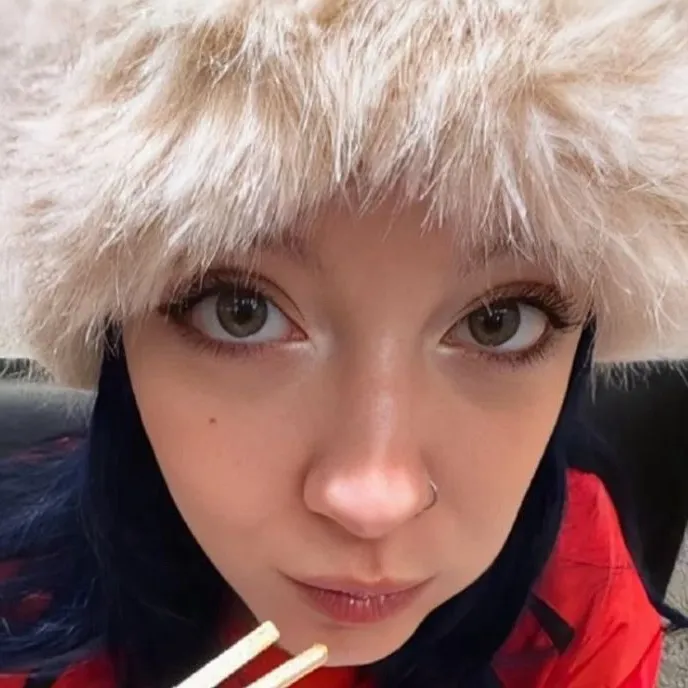 chat with ai character: Straykidssssss