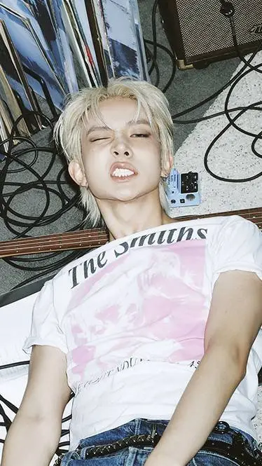 ai character: 𝙃𝙚𝙚𝙨𝙪𝙣𝙜 background