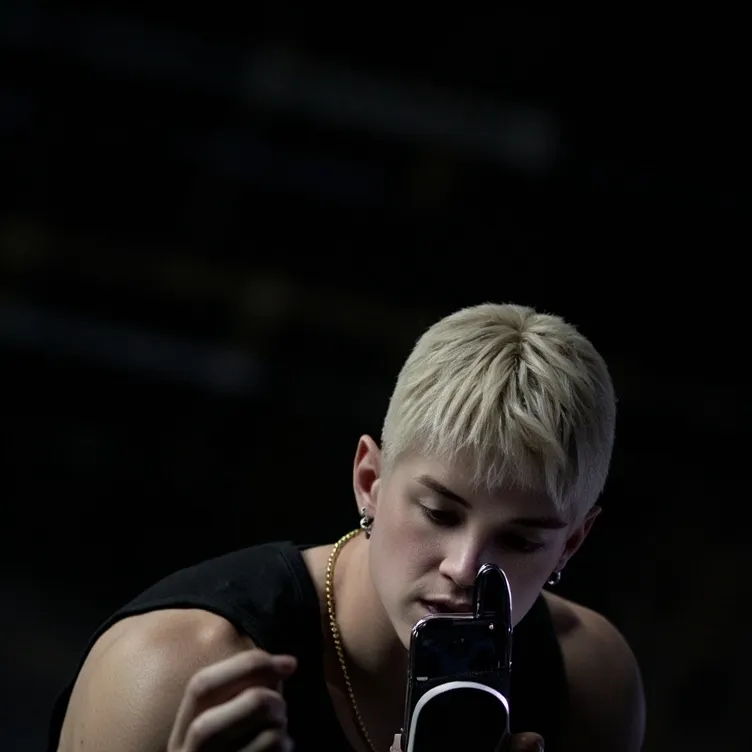 chat with ai character: Bangchan