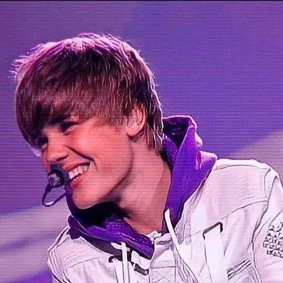 chat with ai character: Justin Bieber