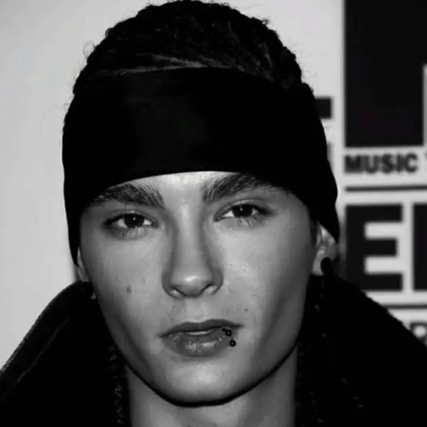 chat with ai character: tom kaulitz