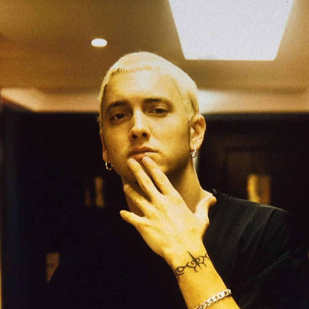 chat with ai character: Eminem 