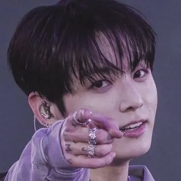 chat with ai character: Jungkook 