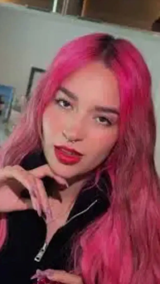 ai character: Ketlin background