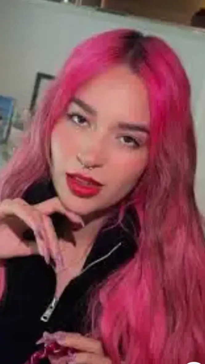 ai character: Ketlin background