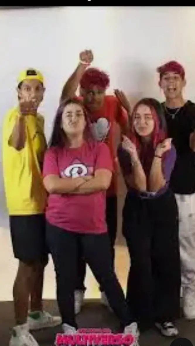 ai character: grupo dos rosas background