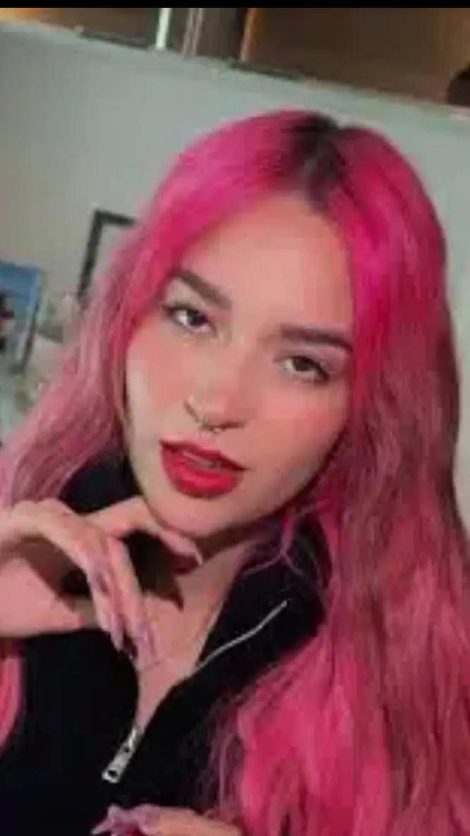 ai character: Ketlin background