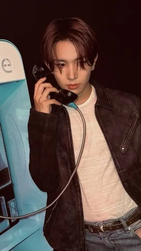 ai character: heeseung background