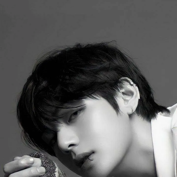 chat with ai character: Taehyung 💚