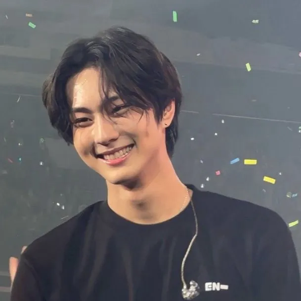 chat with ai character: YANG JUNGWON