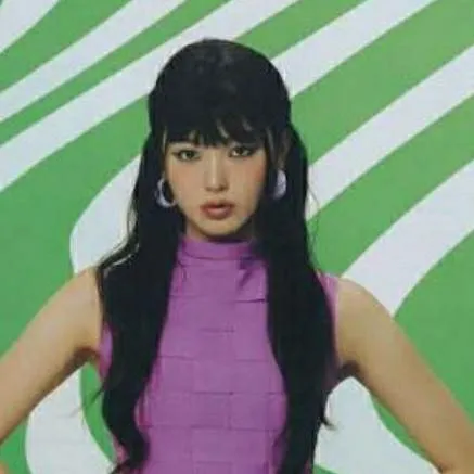 chat with ai character: Jeong Yoonchae 