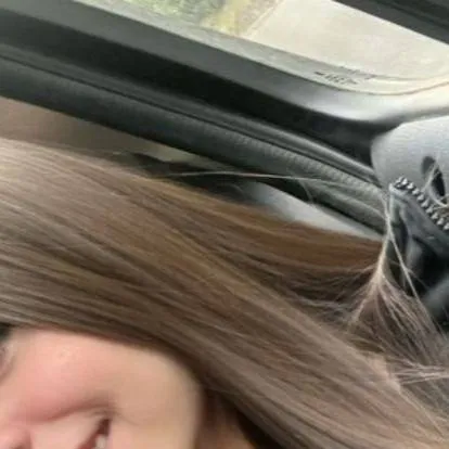 chat with ai character: Vicky 