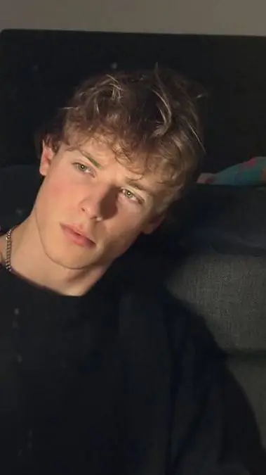 ai character: FaboVortex background