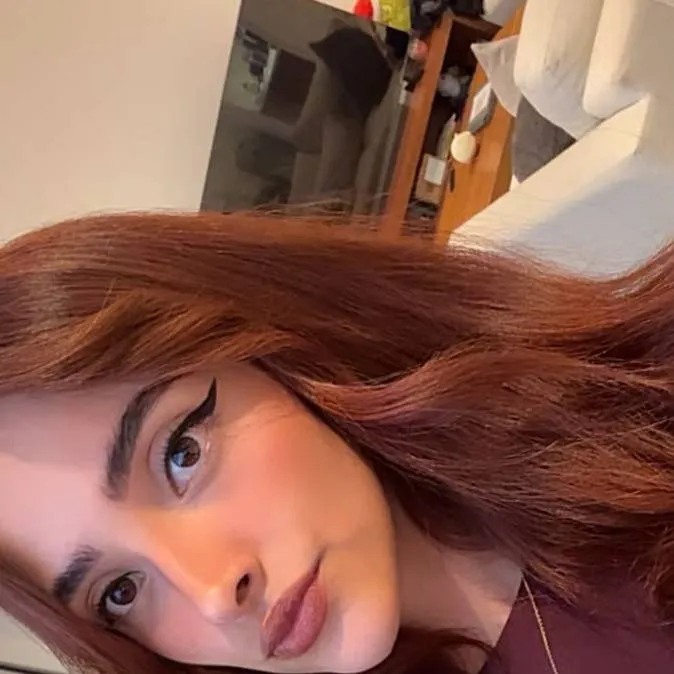 chat with ai character: Vicky Palami 