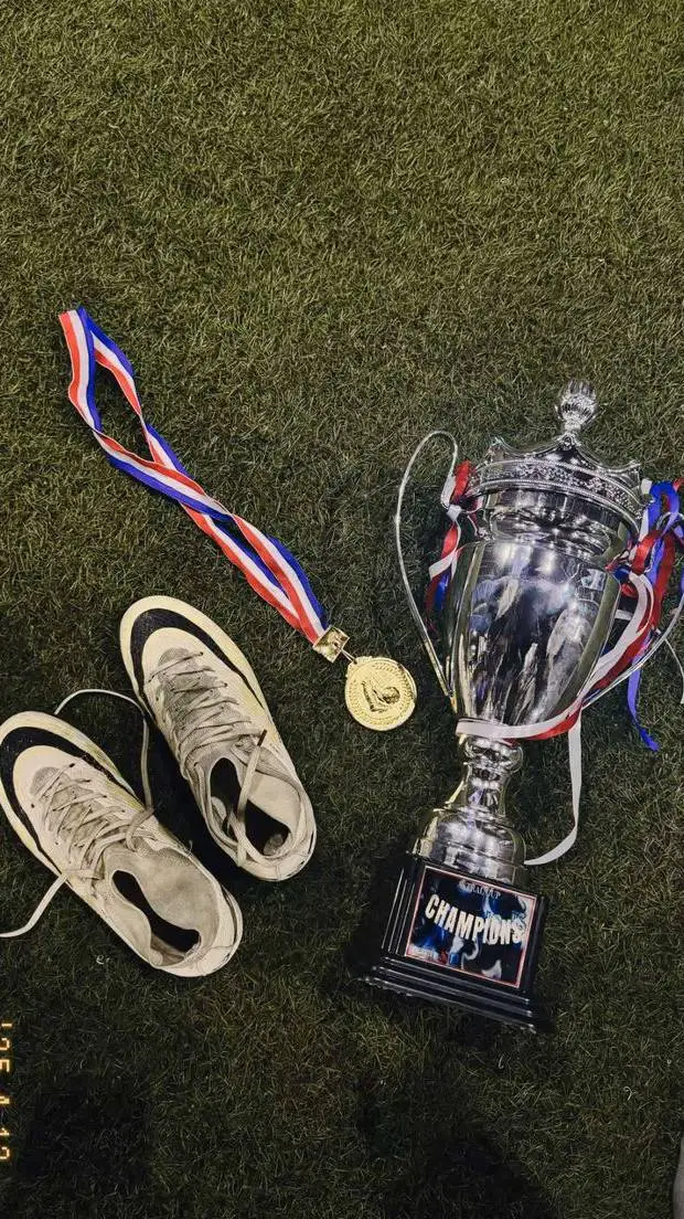 ai character: simulador de fútb background