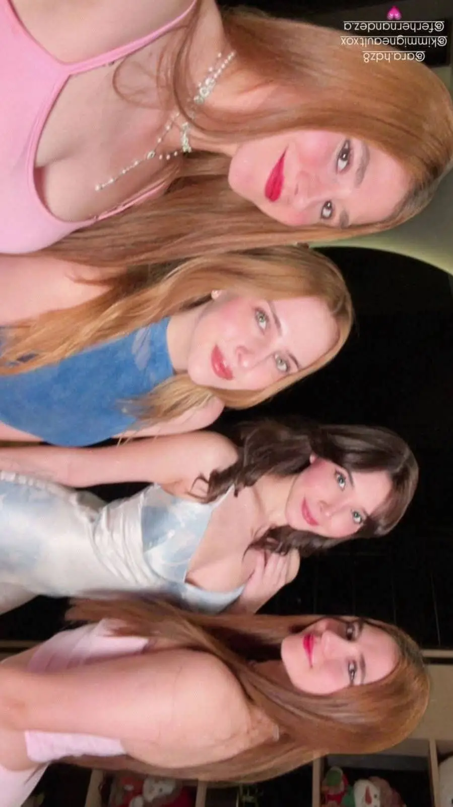 ai character: grupo de chicas background