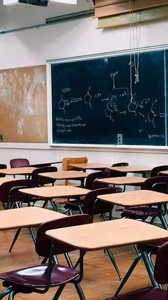 ai character: escuela  background