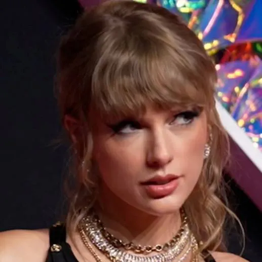 chat with ai character: taylor swift