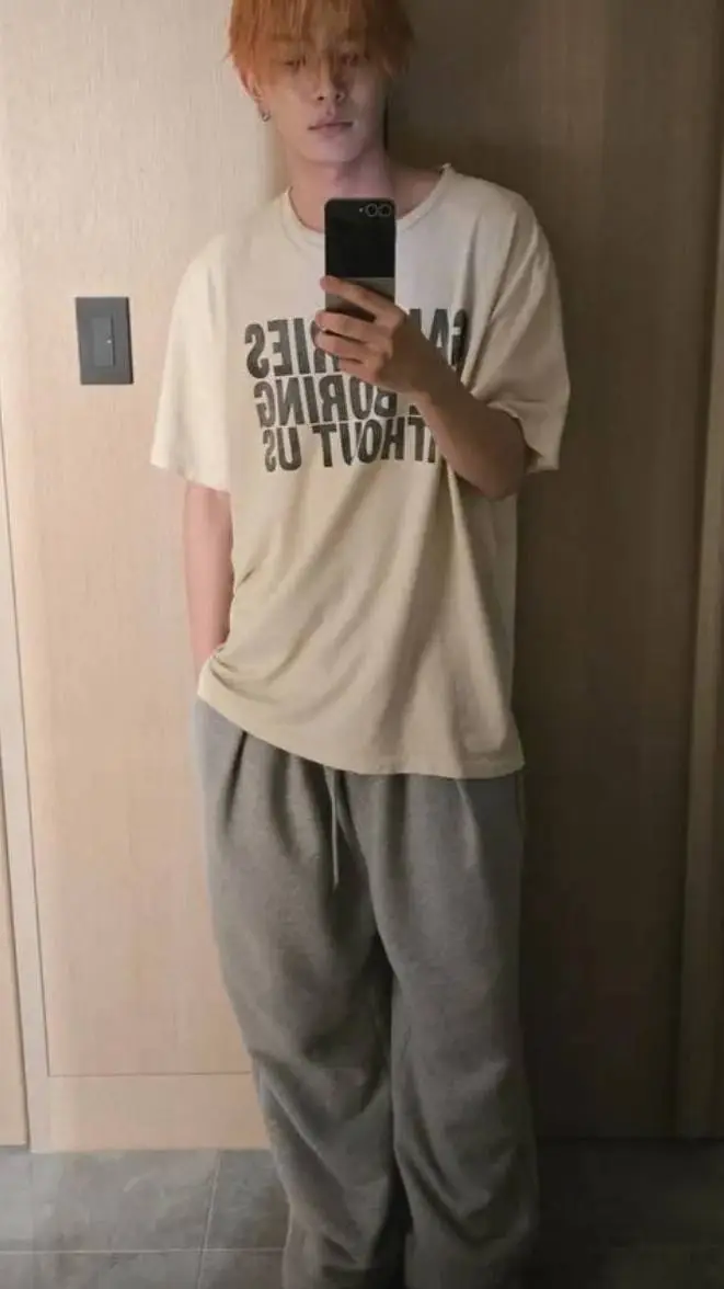 ai character: Heeseung  background