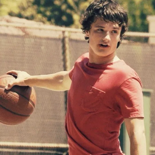 chat with ai character: Josh Hutcherson