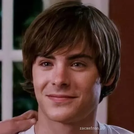 chat with ai character: Zac efron!♡
