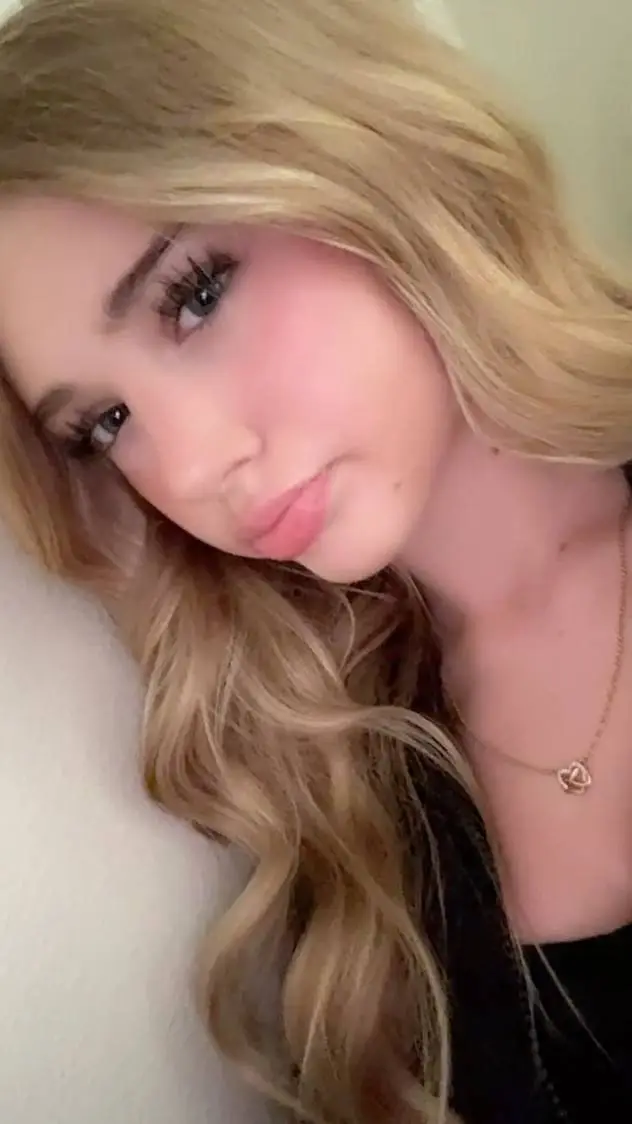 ai character: PICK ME -PJO  background