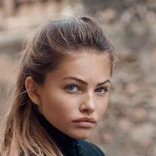 chat with ai character: Clara