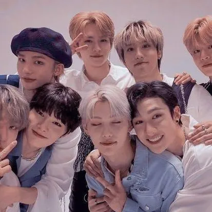 chat with ai character: StrayKids