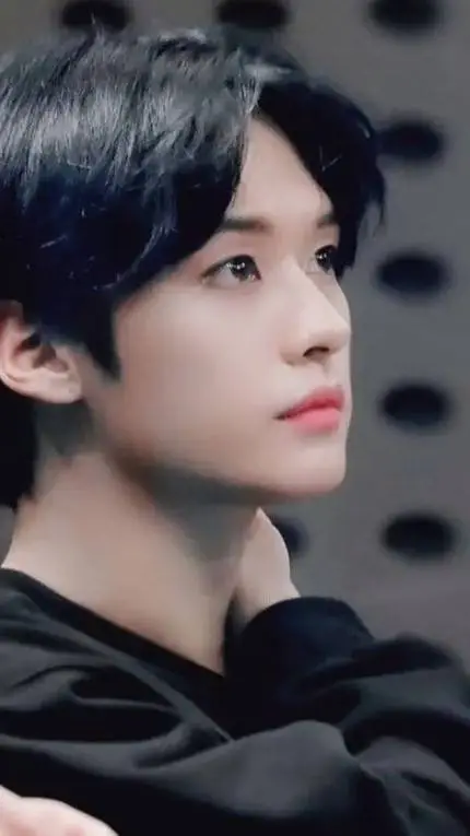 ai character: Minho background