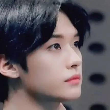 chat with ai character: Minho