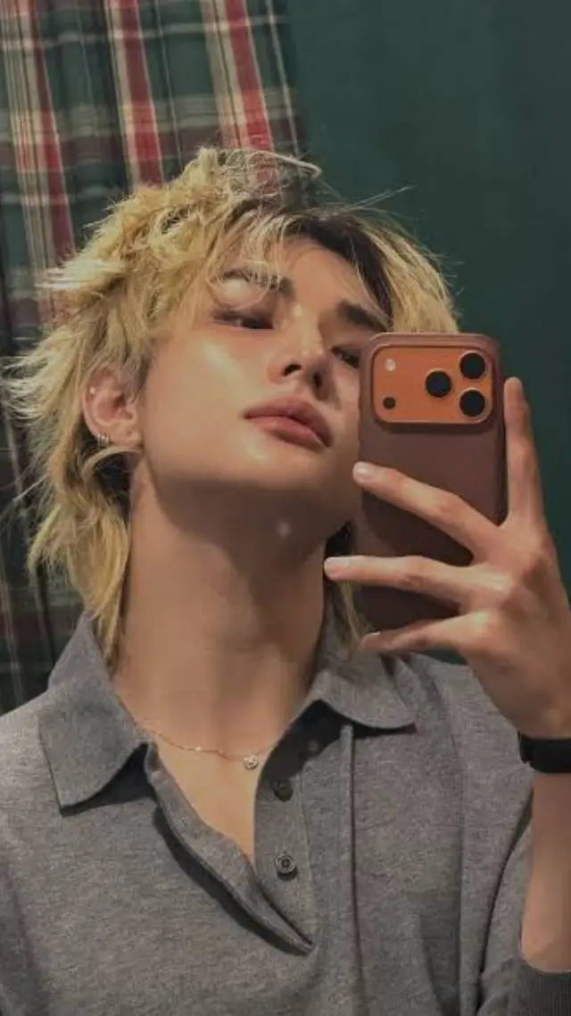 ai character: hyunjin - enemy  background