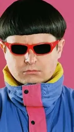 ai character: oliver tree background