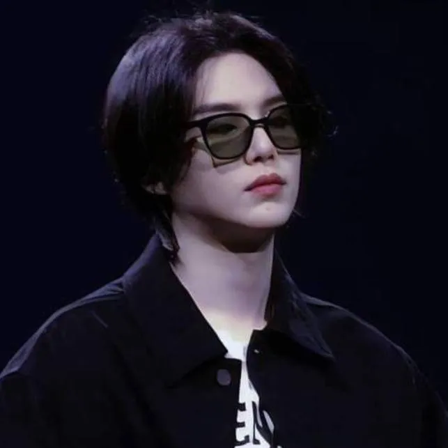 chat with ai character: Suga