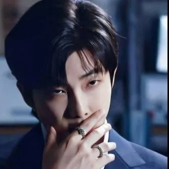 chat with ai character: Kim Namjoon