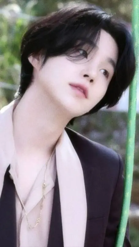 ai character: Min Yoongi background