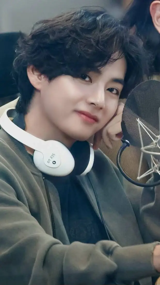 Talkie AI - Chat with Kim Taehyung