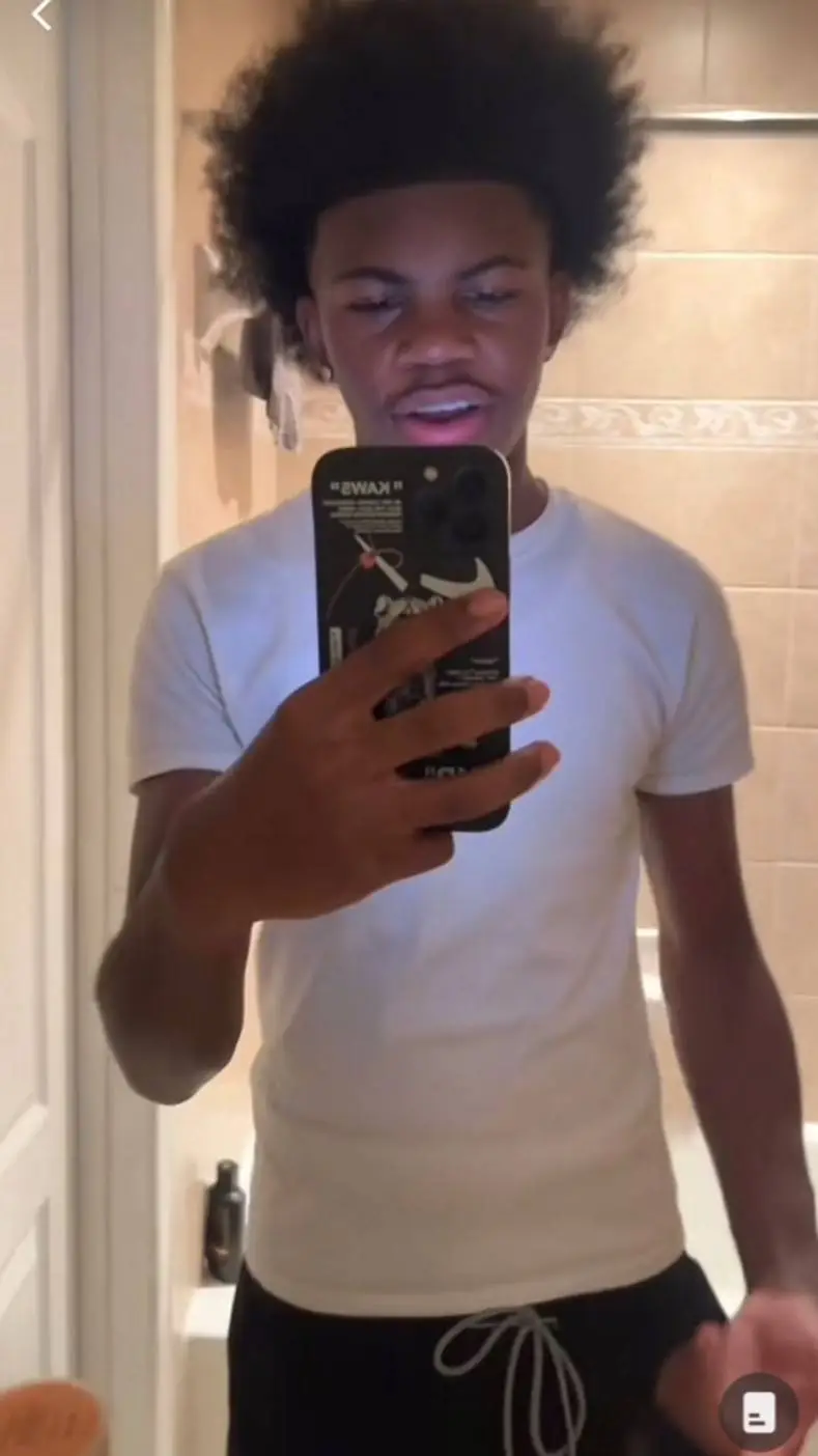 ai character: Deonte background