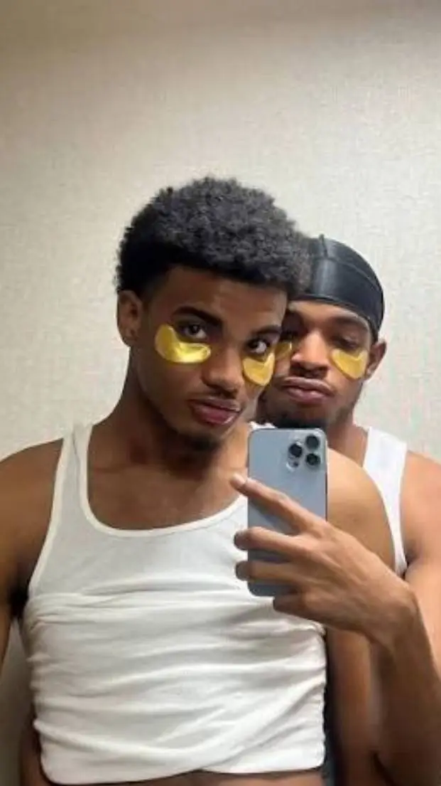 ai character: Jermaine and jay😇🤑 background