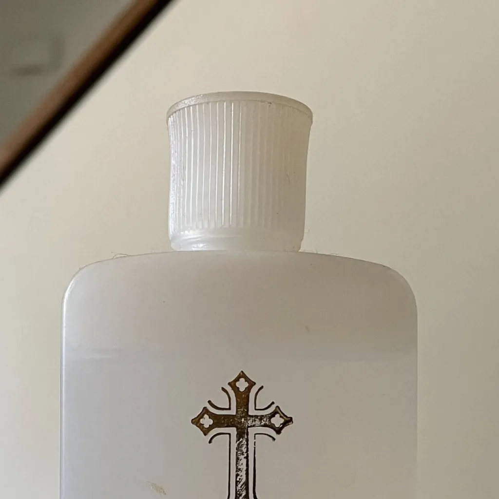 chat with ai character: Holy Water 