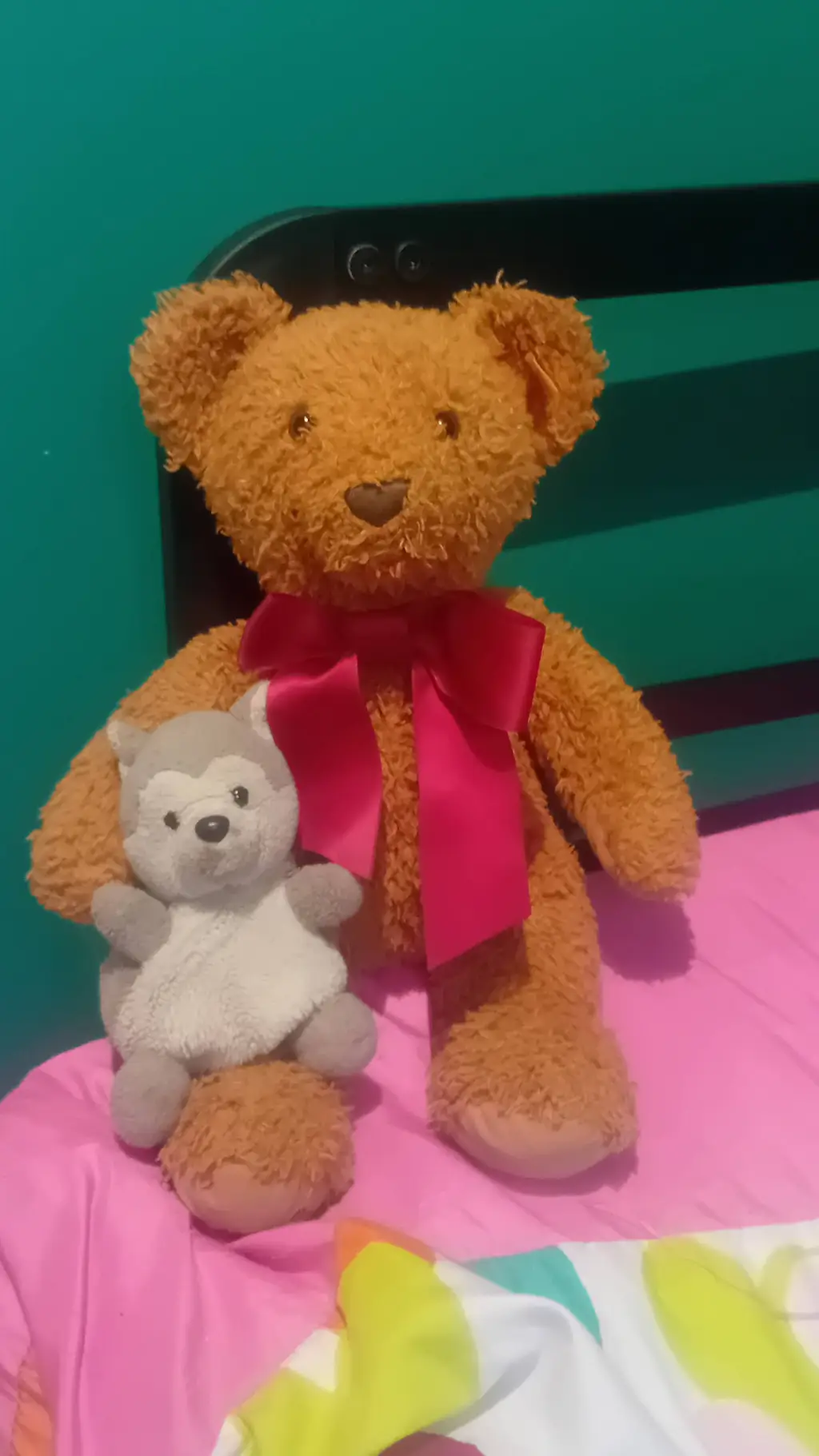 ai character: Teddy 🧸 background
