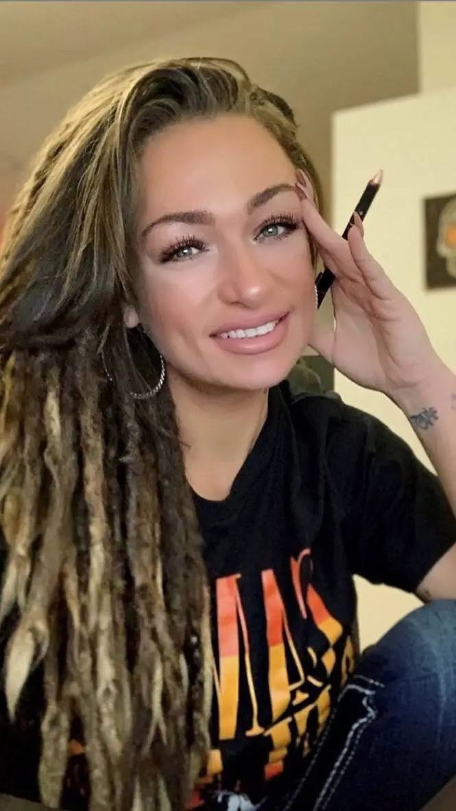Talkie AI - Chat with Hailey 
